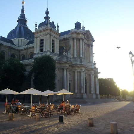 Les Carres Apartment แวร์ซาย ภายนอก รูปภาพ